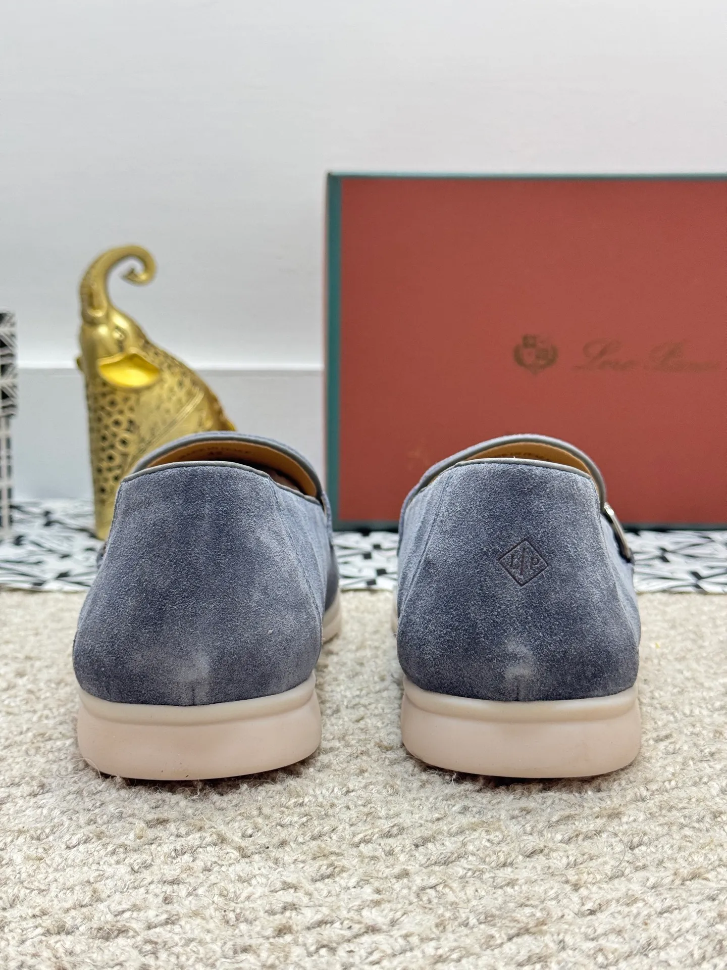 Men's men's shoes 💰380 [New model] 🍓🍓Loro Piana - LP couple model. The new moccasins are made of water-repellent treated suede uppers with rubber soles, a classic. The complex craftsmanship and meticulous structure make the shoes light and soft, allowing you to walk comfortably and freely. Perfect for wearing at the beach or out in the water during the summer. Size: 35-44 (45 customized